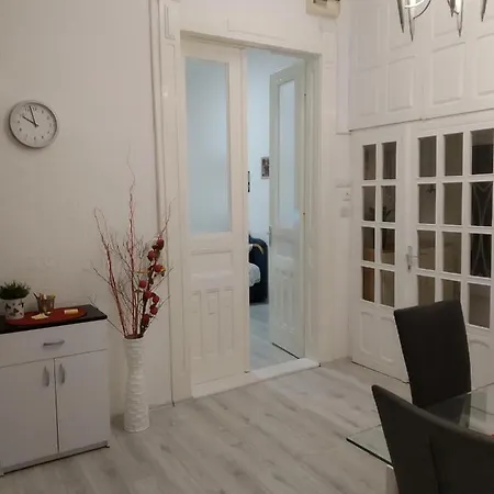 Apartment In Vrsac
